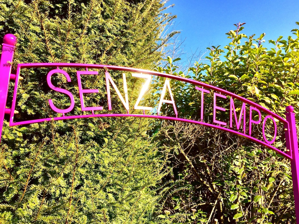 Senza Tempo Room & Breakfast