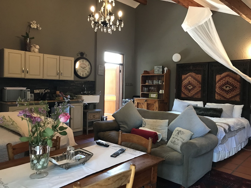 Waterhouse Guest Lodges 295 Indus Street