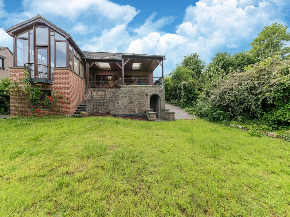 Magnificent Home in Tilf With Garden