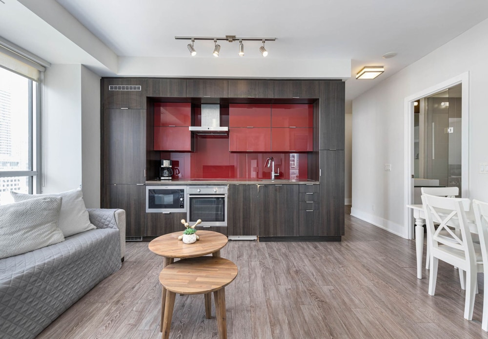 Applewood Suites - CN Tower & Convention