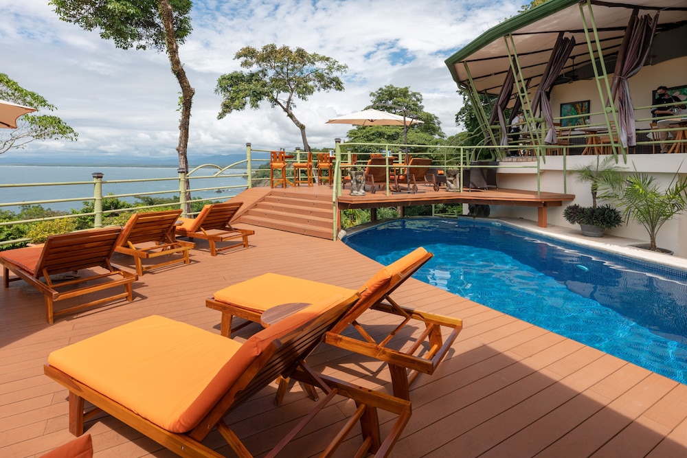 Hotel Issimo Suites Boutique & Spa