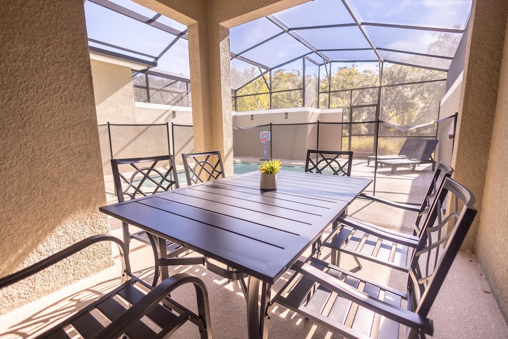 2541 RT Ultimate Family Adventure 4 Beds