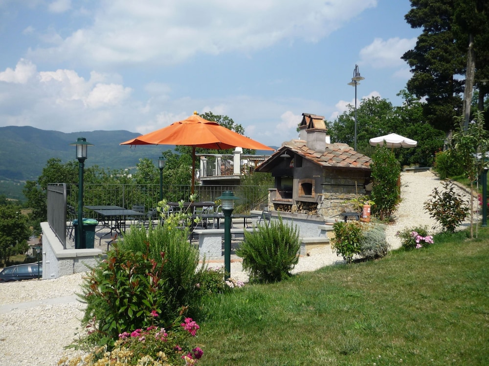 Holiday Home in Montecarelli With Pool