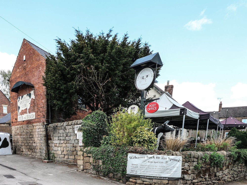Chestnuts Barn