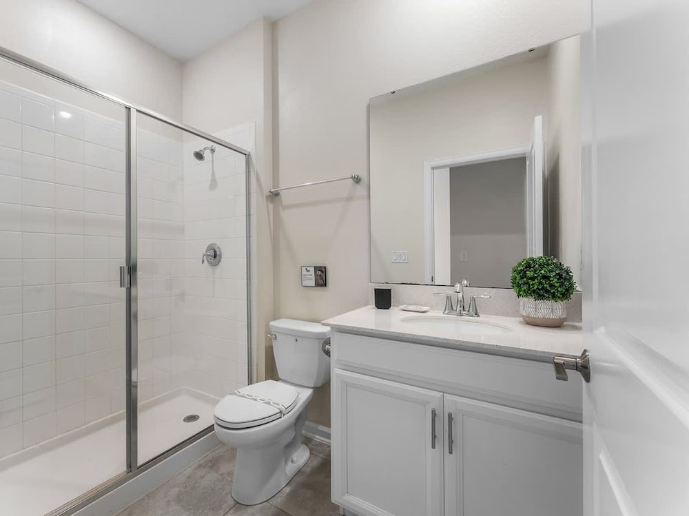 3BR up to 8 People at Champions Gate