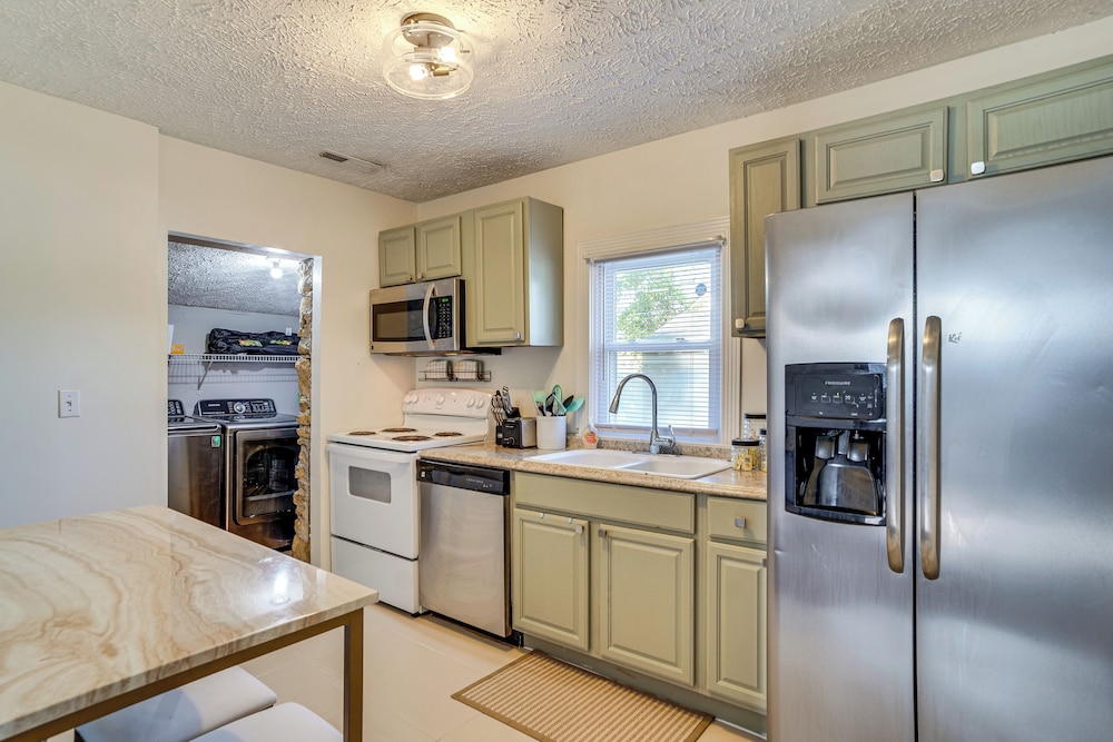 7 Mi to Broadway: Cozy, Quiet Whites Creek Retreat