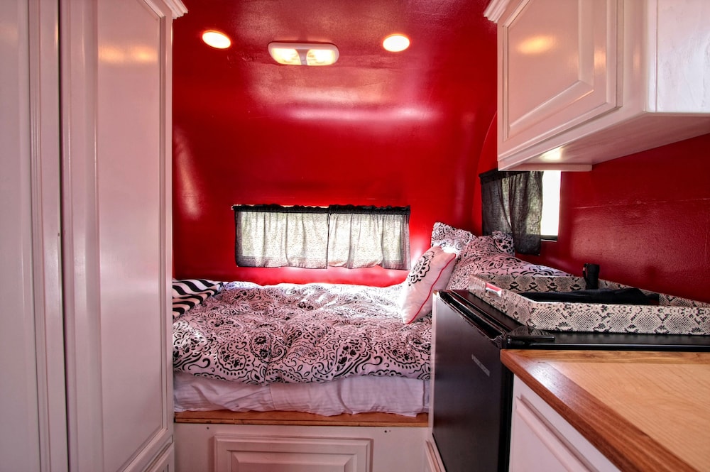 Palm Canyon Hotel & RV Resort