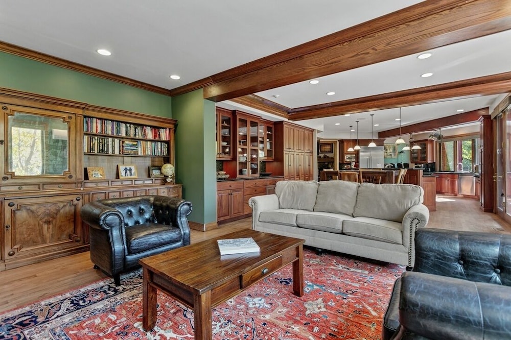 3135 Thistle - 7 Bedroom Private Home 7 Home