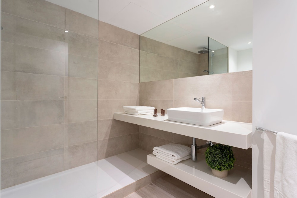 Unbeatable Location one Step Away From the Cathedral 3 Bd Apart Cabildo V — Seville photo 4