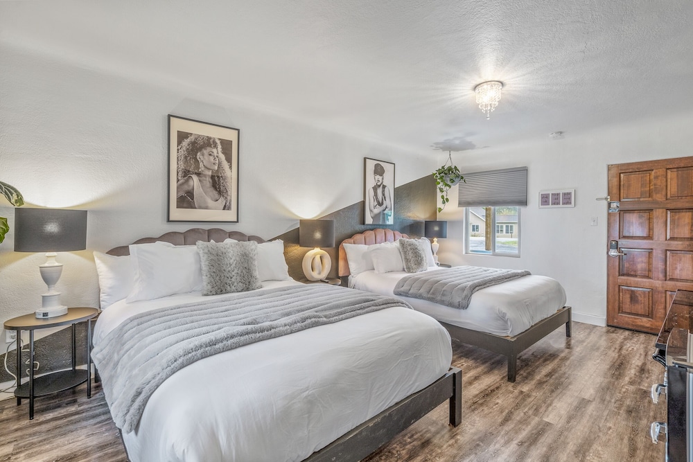 b.side motel + rv