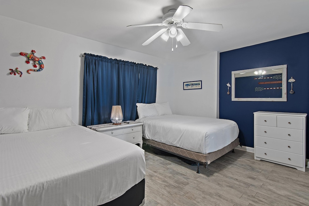 Shoreline Towers 3033
