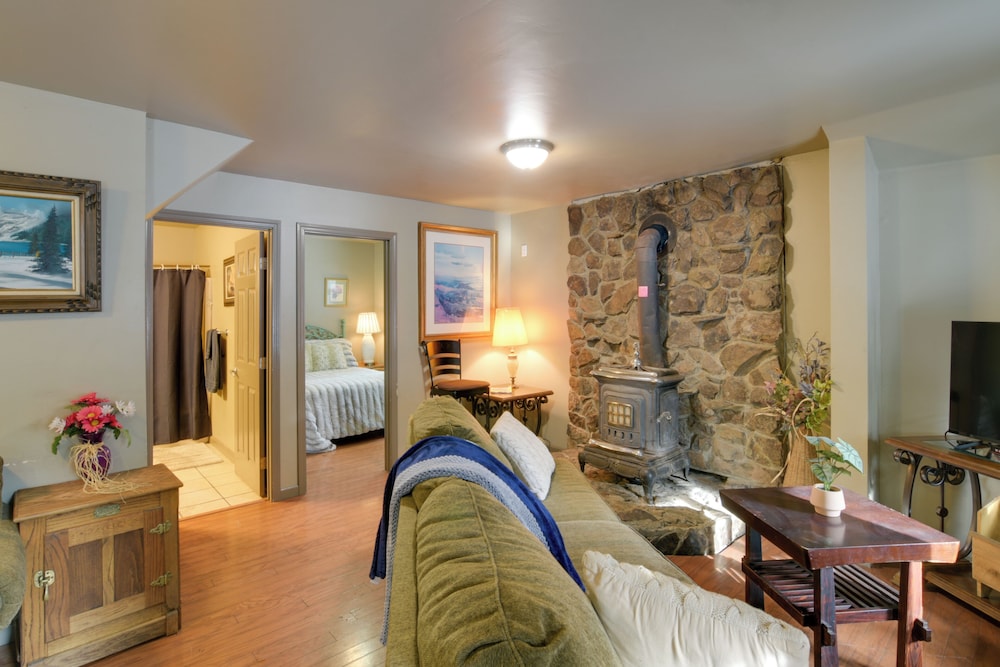 Fire Pit & Trails On-site: Butte Meadows Retreat!