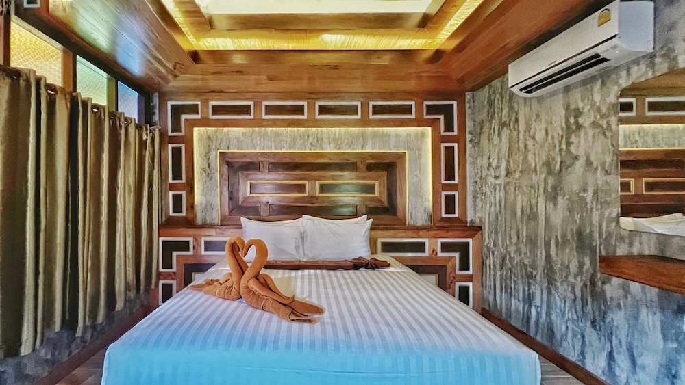 Phi Phi Relax Beach Resort