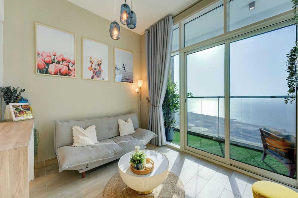 HiGuests - Stunning sea view studio