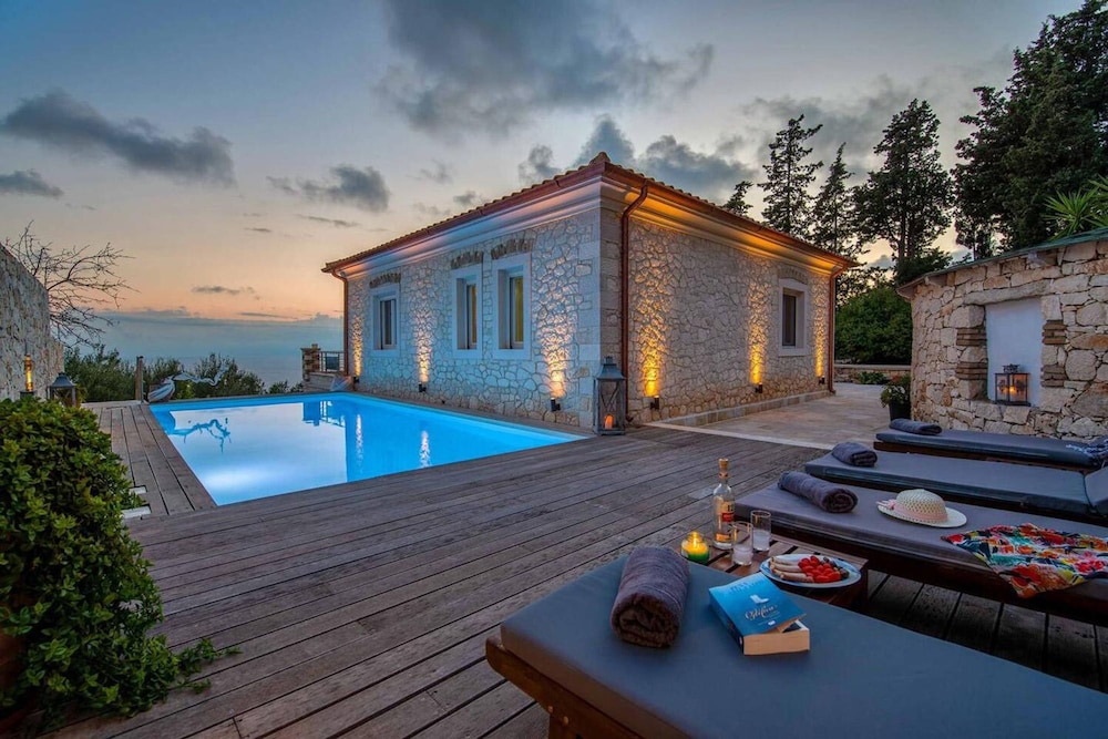 Villa Lithos in Paxi