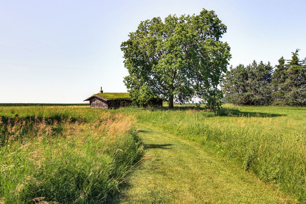 Pioneer-era Retreat in Sanborn w/ Museum Access