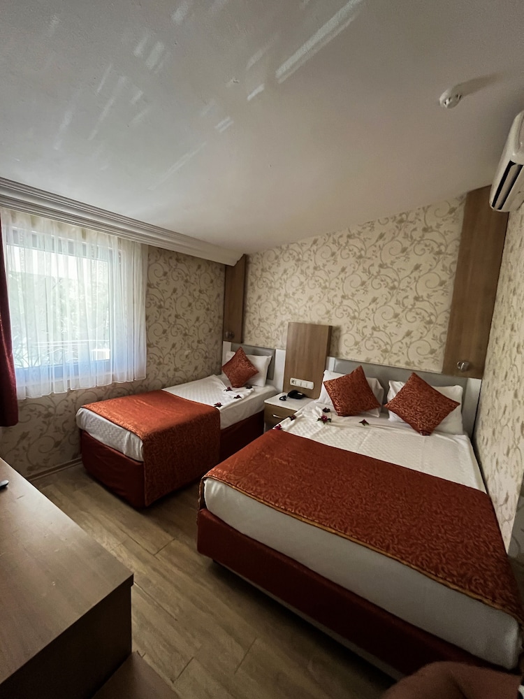 Aleria Belport Beach Hotel