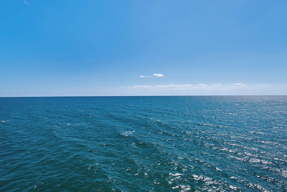 Searenity Awaits: 2-bd, 2-ba Coastal Escape! Perfect for 5! Pet Friendly!