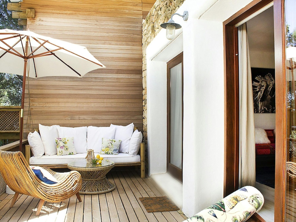 Holiday Home With Alfresco Dinning