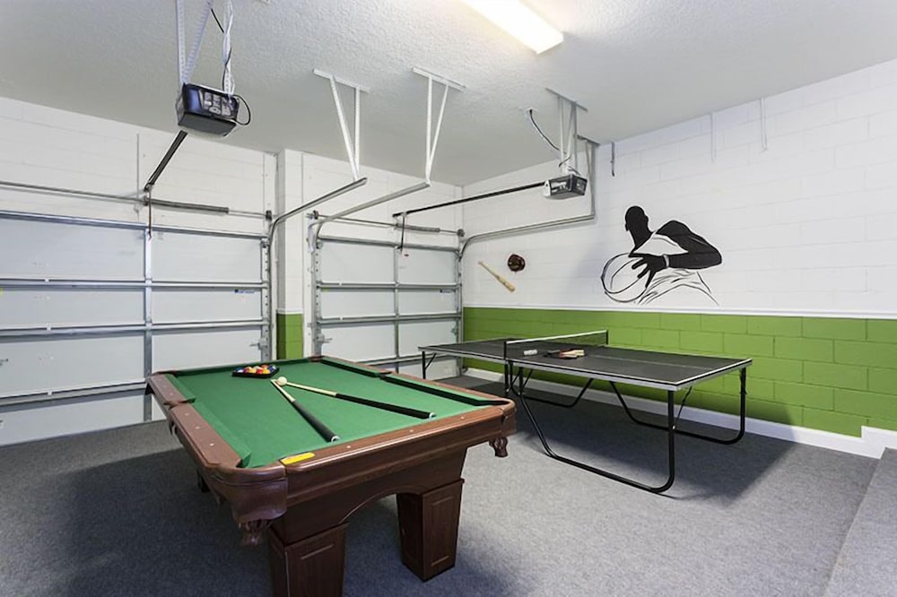 5 Bed 5 Ba Villa with Game Room, Pool & Spa - Image 3