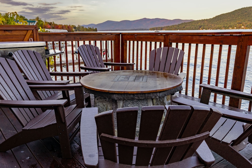 The Lake Motel