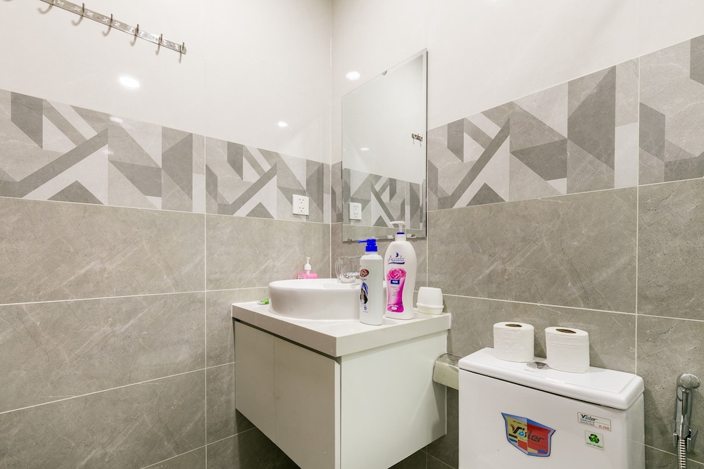 Jennifer House - Millenium Apartment