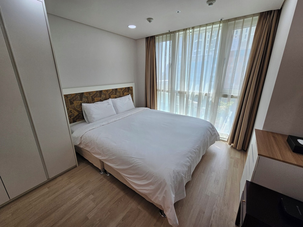 W Residence Hotel Centum City 16