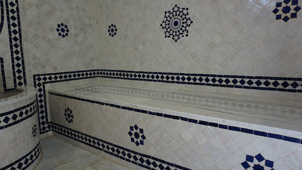 Saphir Paon - Luxury Villa in the Middle of a Farm