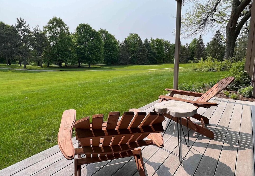 Charming 1BDR Condo w Golf Course View view 2