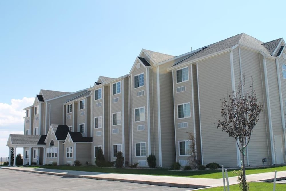 Rawlins Vacations - Microtel Inn and Suites by Wyndham Rawlins - Property Image 1