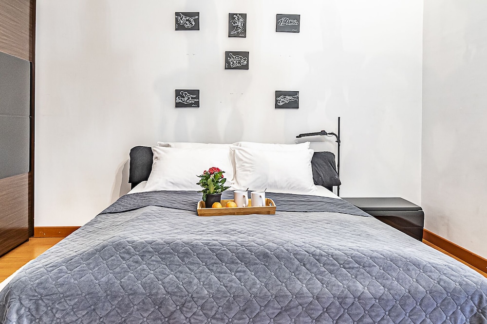 WINWINSTAY Residence in Heart of Old Town view 4