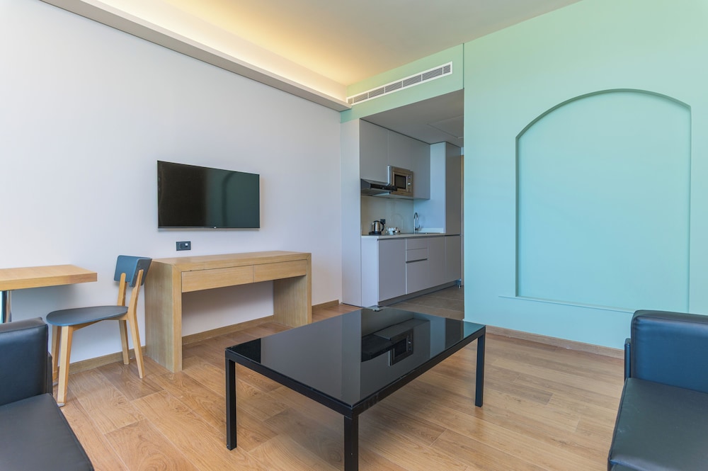 Jounieh Living - Residences by Local Host