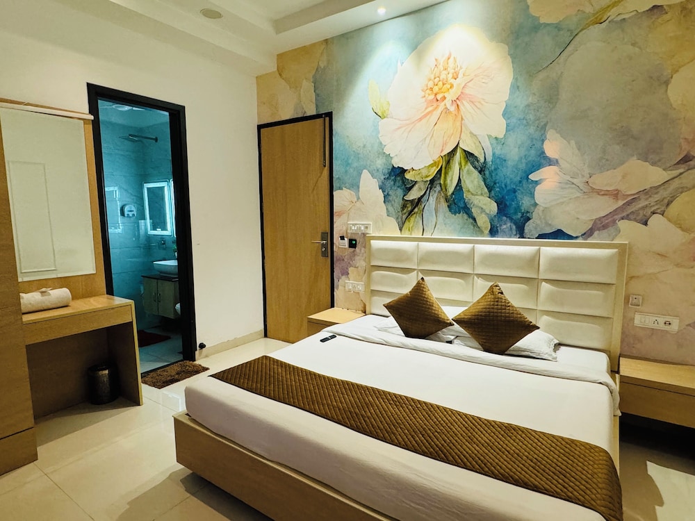 HolidayVilla & Suites Amritsar