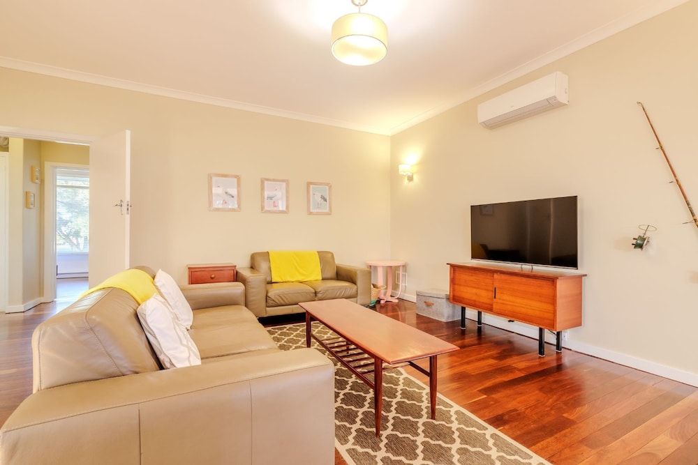 Emu Point Beach Cottages