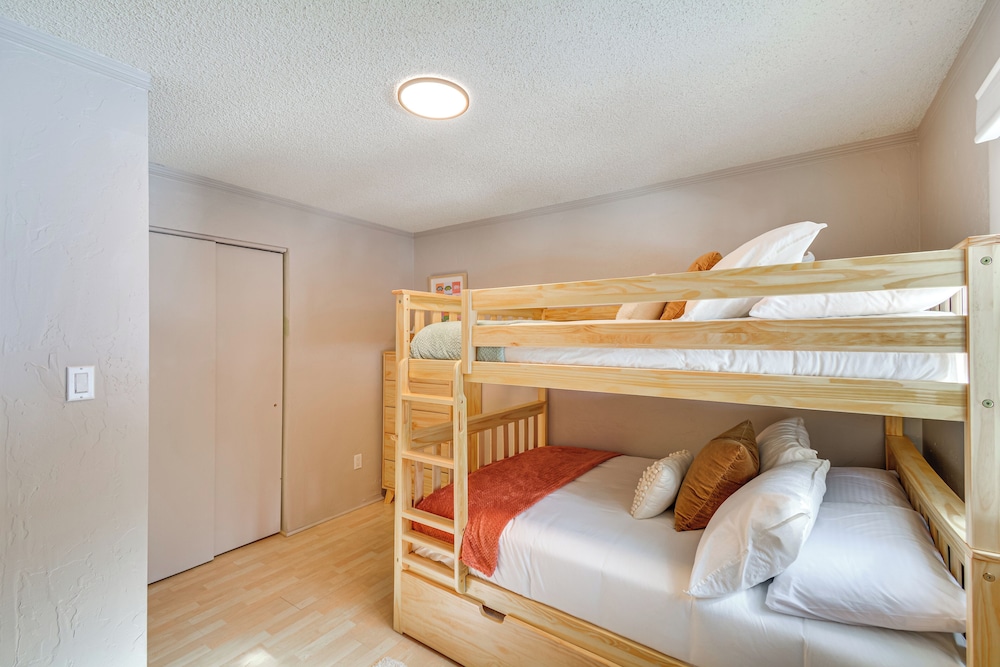 Breckenridge Area Condo w/ Mountain Views