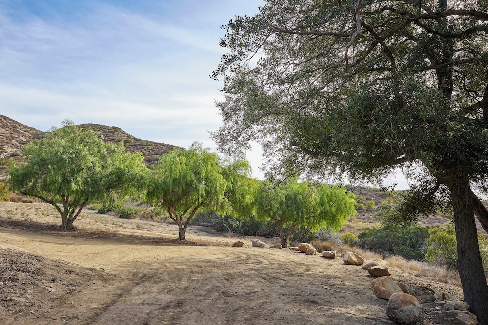 320 Acres: Farmhouse in East County San Diego