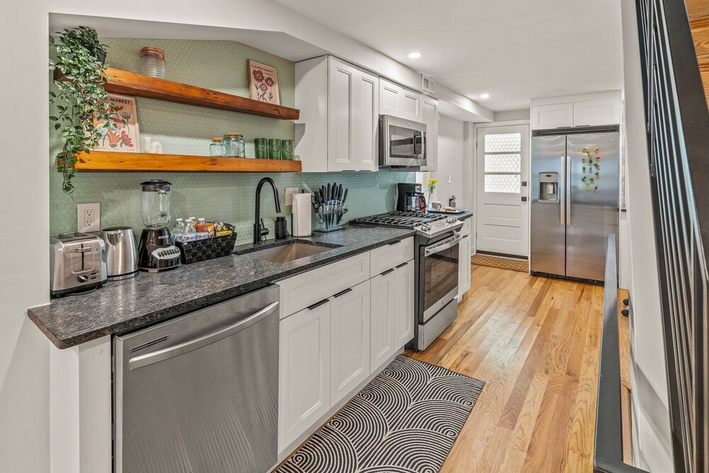 Stylish 3-Bedroom Home in Philly - Property Image 13