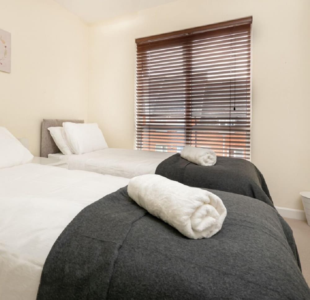 Open plan 2 Bedroom Apartment view 5
