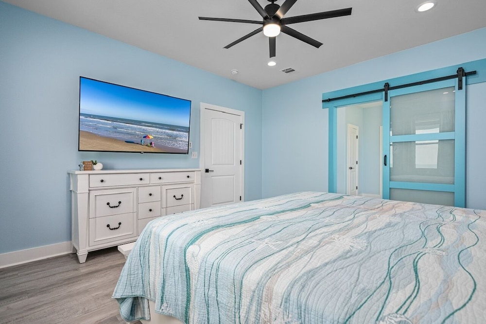 Oceanfront Manor 4 Bedroom Home