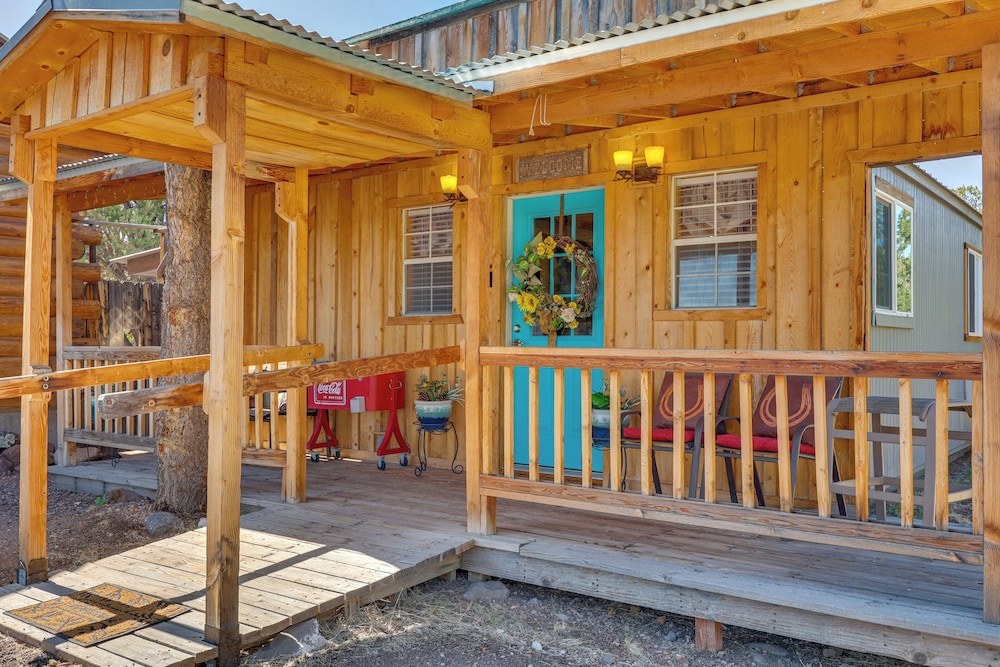 Quiet Eagar Retreat Near Lakes, Hiking & Hunting!
