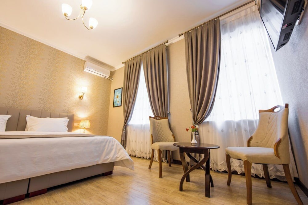 Eco Boutique Emerald Hotel