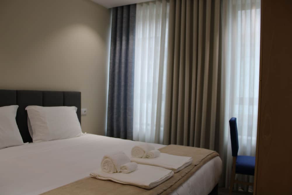 Oporto Station Hostel & Rooms