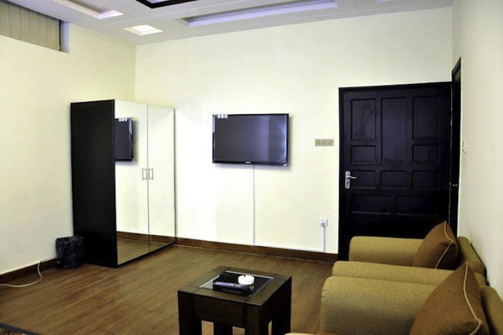Riviera Guest House