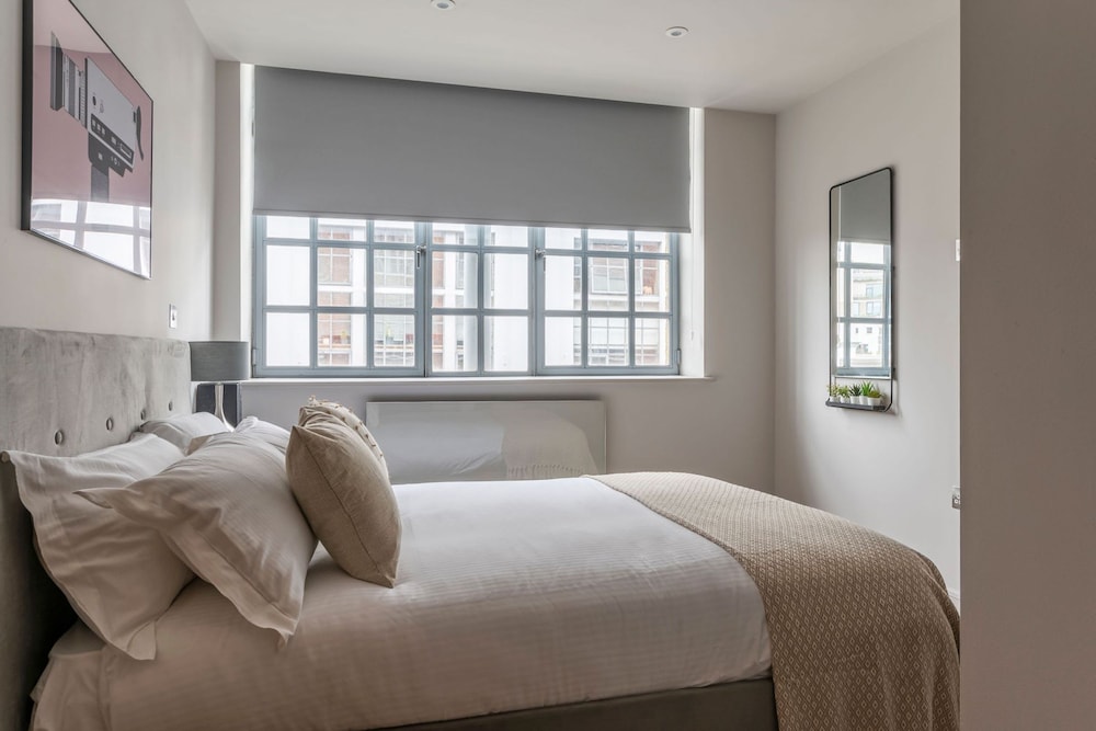 Amigos Nest - Farringdon - by Frankie Says