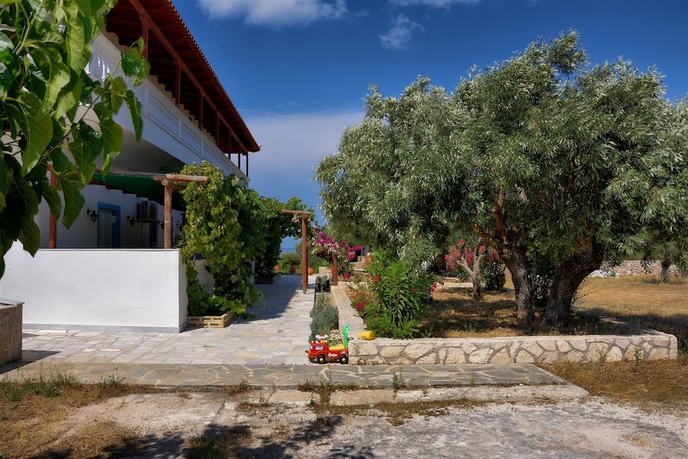 Mikro Nisi Studios