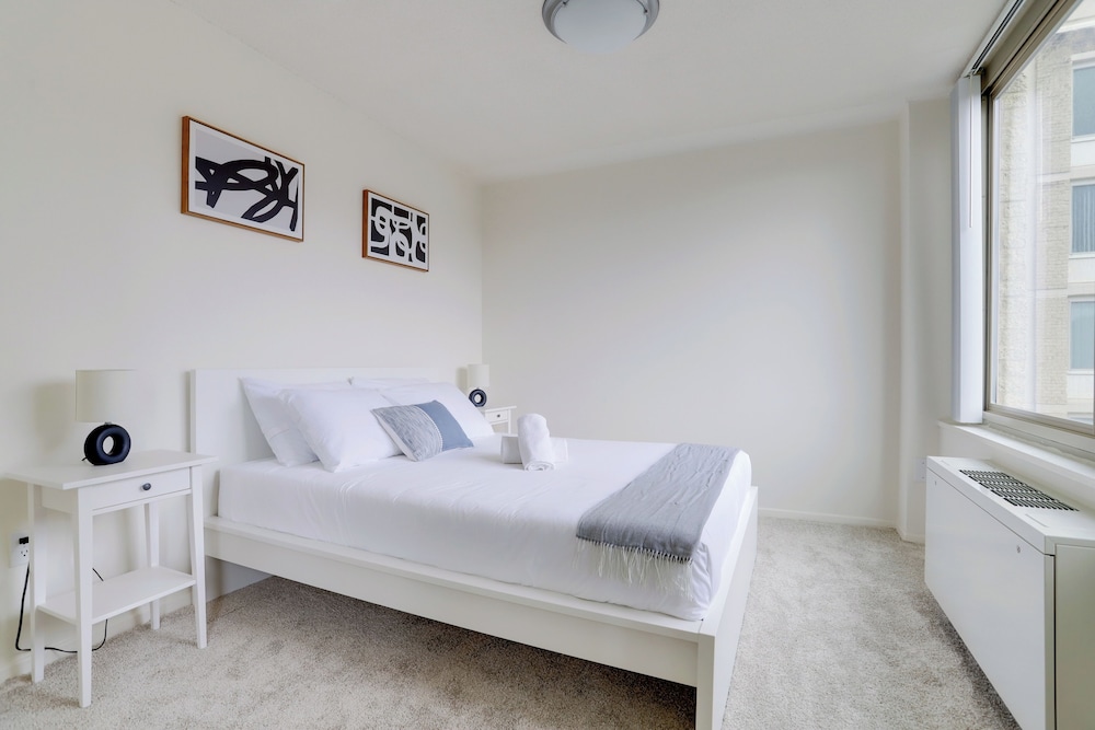 Apartment in the Heart of Crystal City