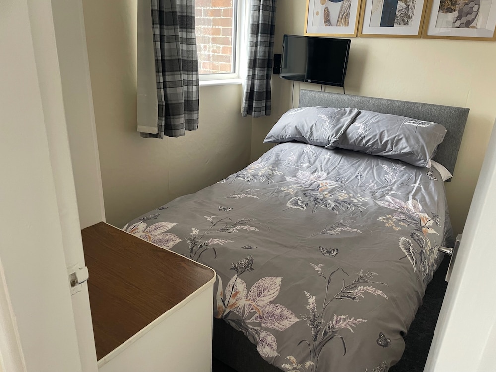 4 Guests - Pet Friendly - Chalet Beach Home Chapel