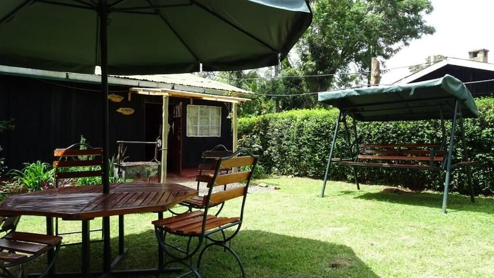 Wooden Knee cottages Nanyuki