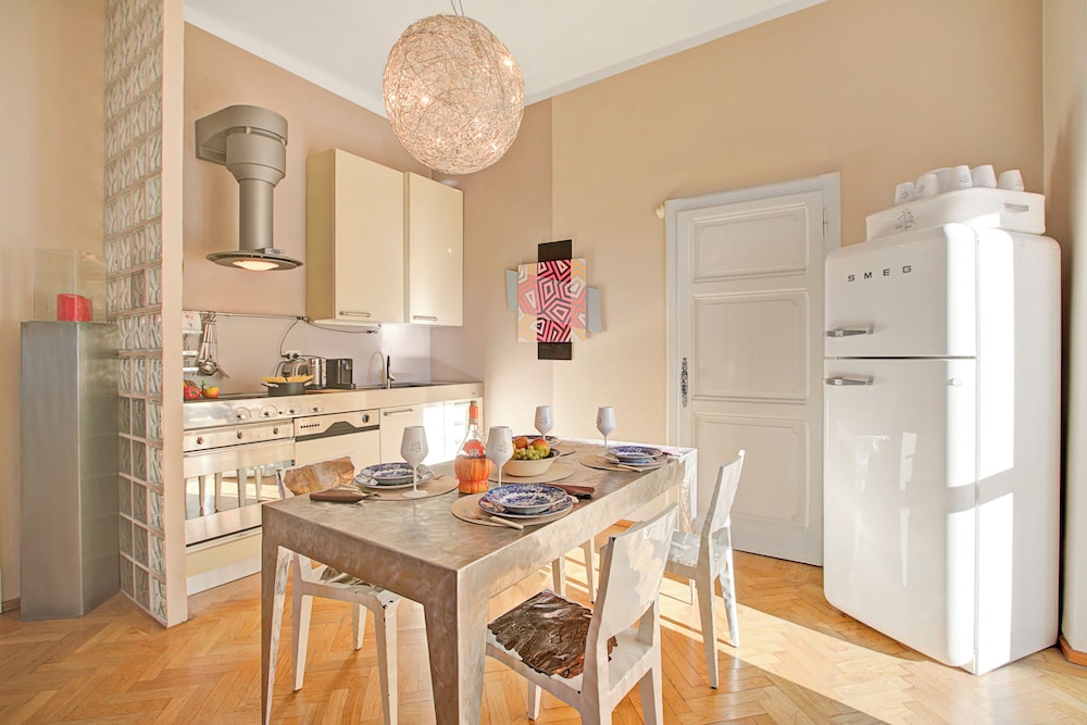 Zara Apartment in Villa Jejia