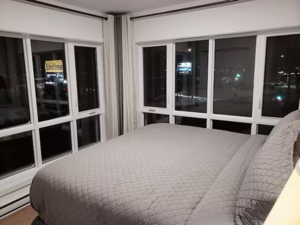 2001 Av. Beaconsfield